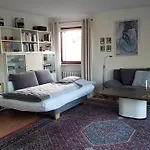 Apartament Gomo *